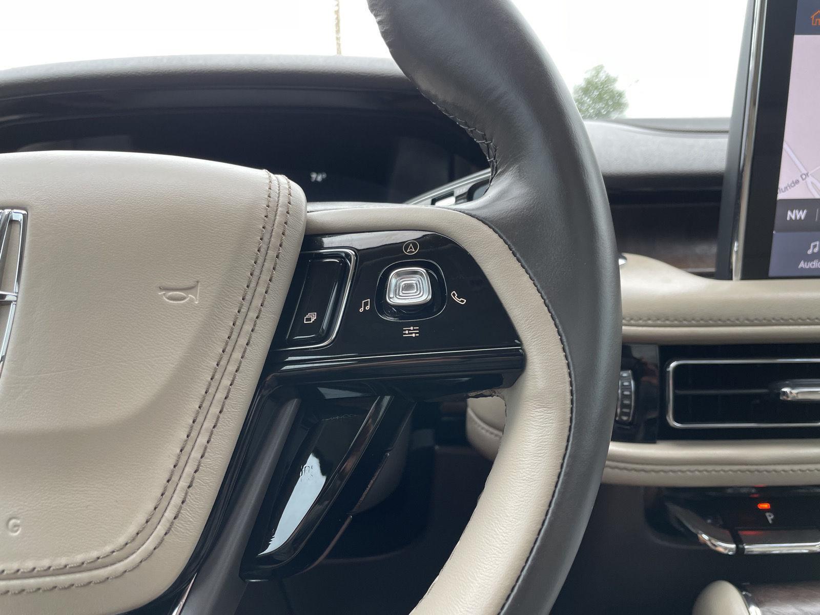 Vehicle photo 14