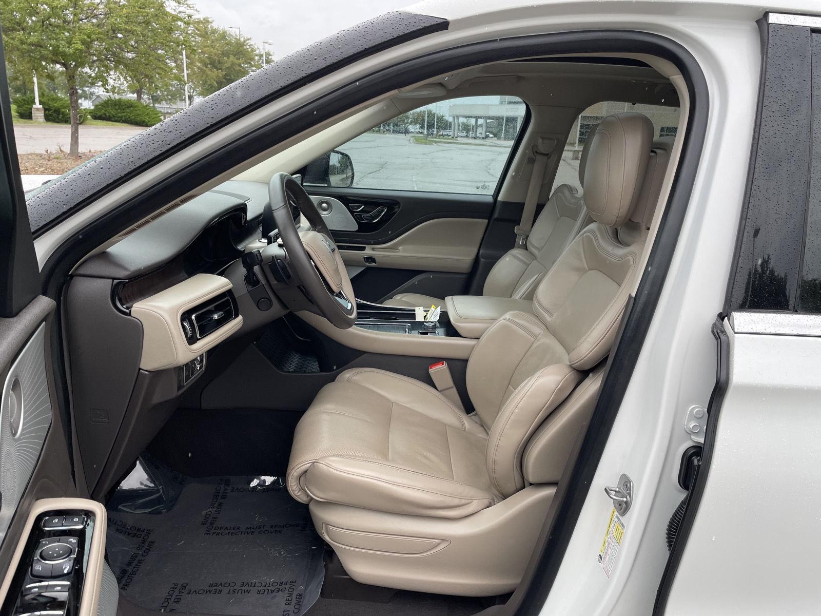 Vehicle photo 17