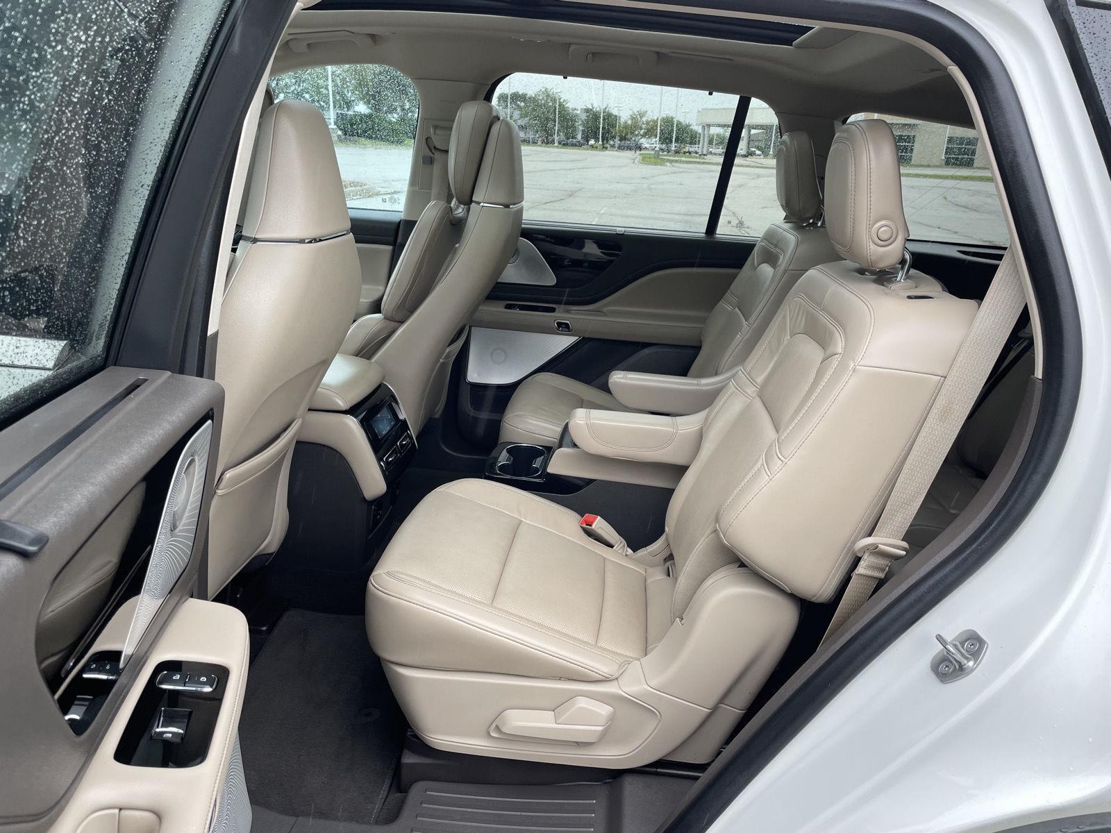 Vehicle photo 20