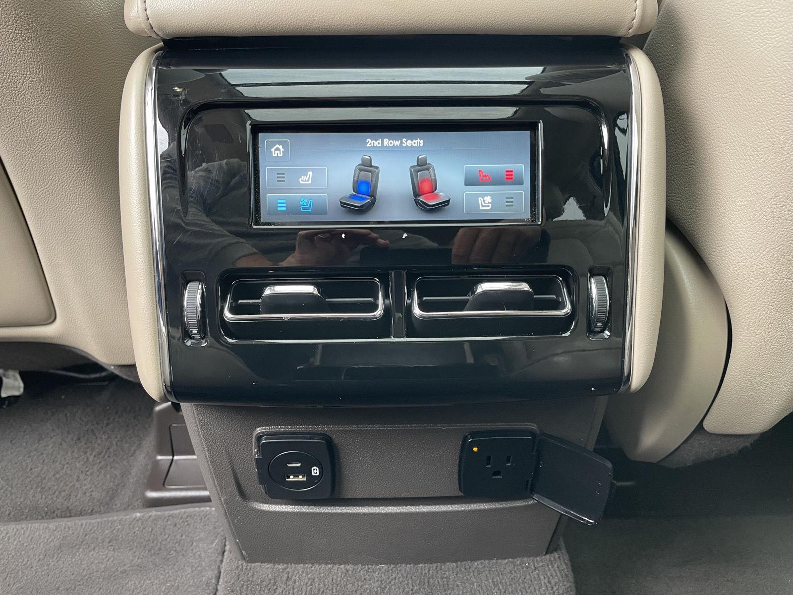 Vehicle photo 21