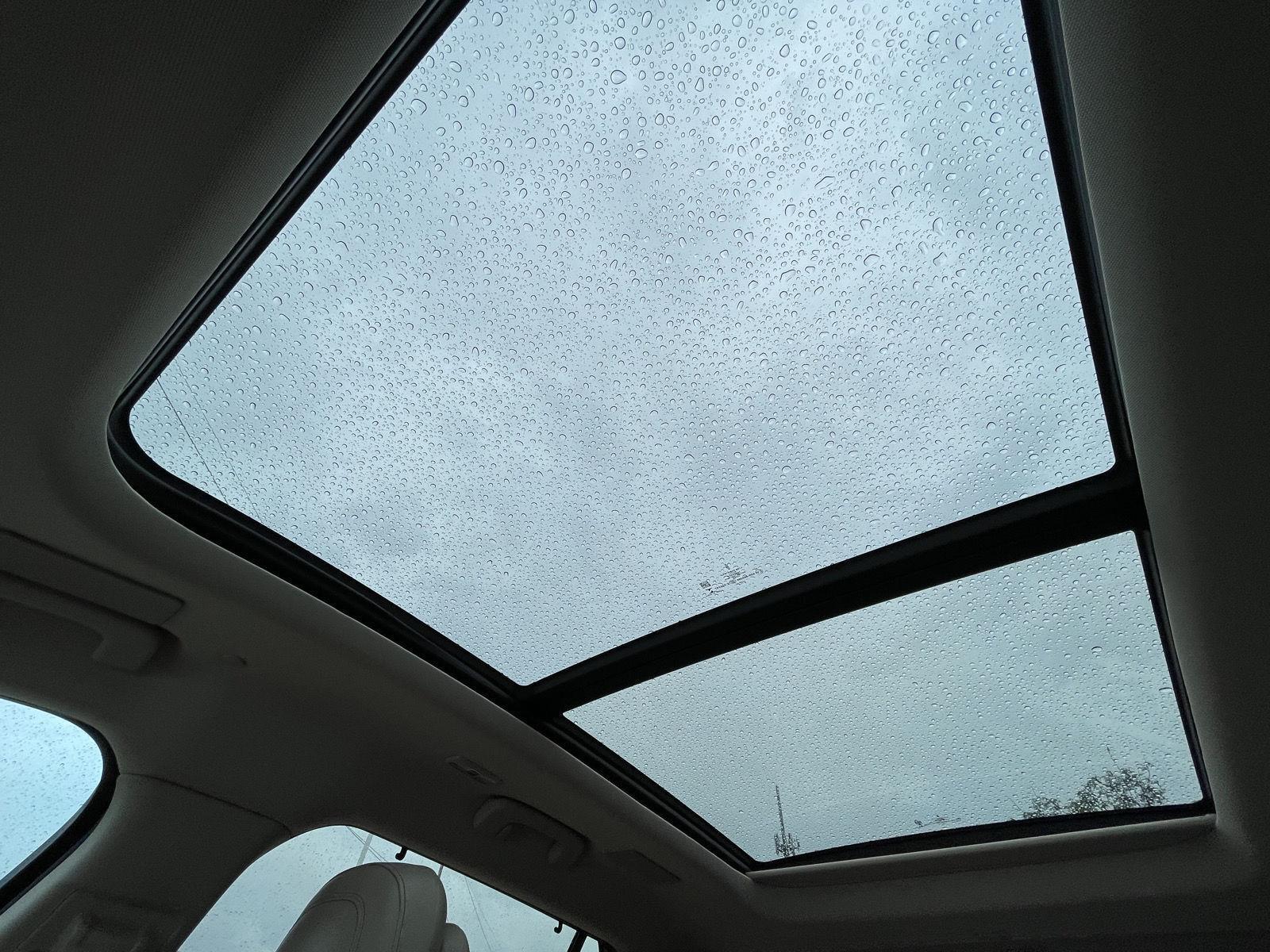 Vehicle photo 24