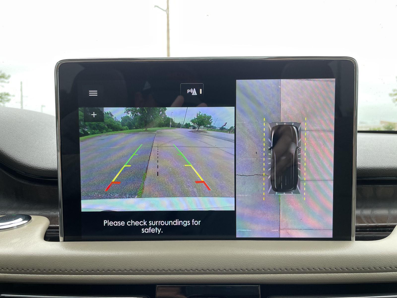 Vehicle photo 26