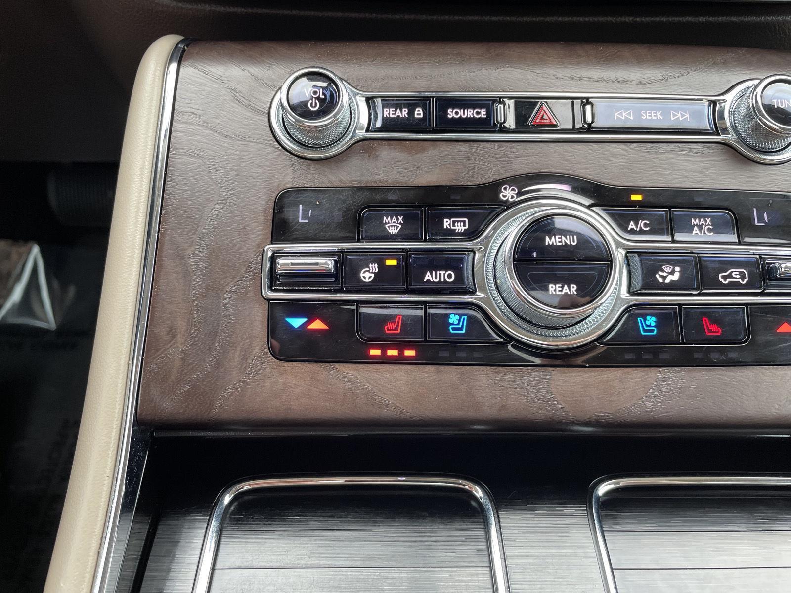 Vehicle photo 32