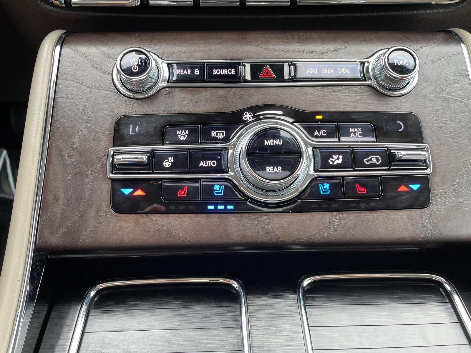 Vehicle photo 33