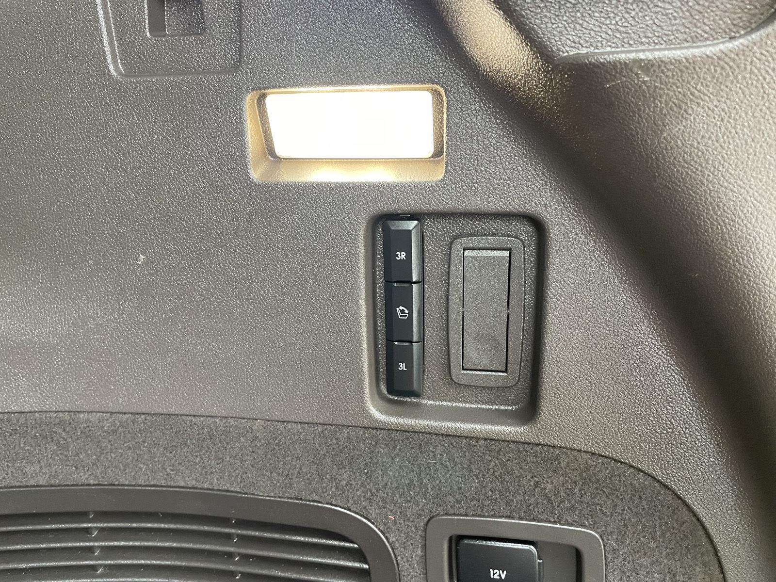 Vehicle photo 41