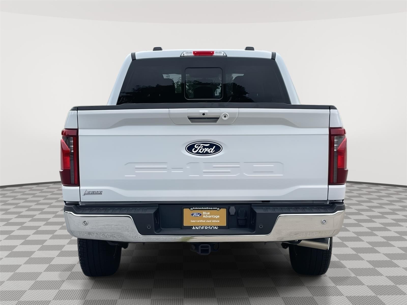 Vehicle photo 8