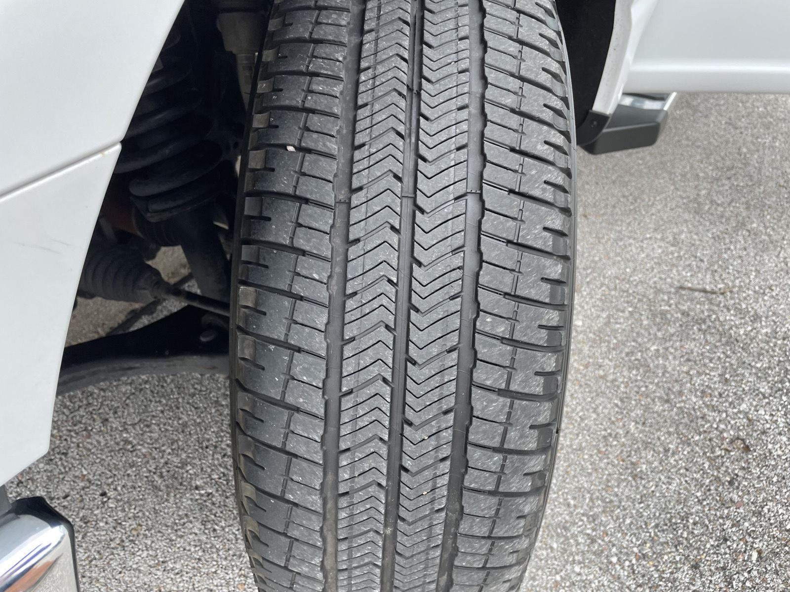 Vehicle photo 11