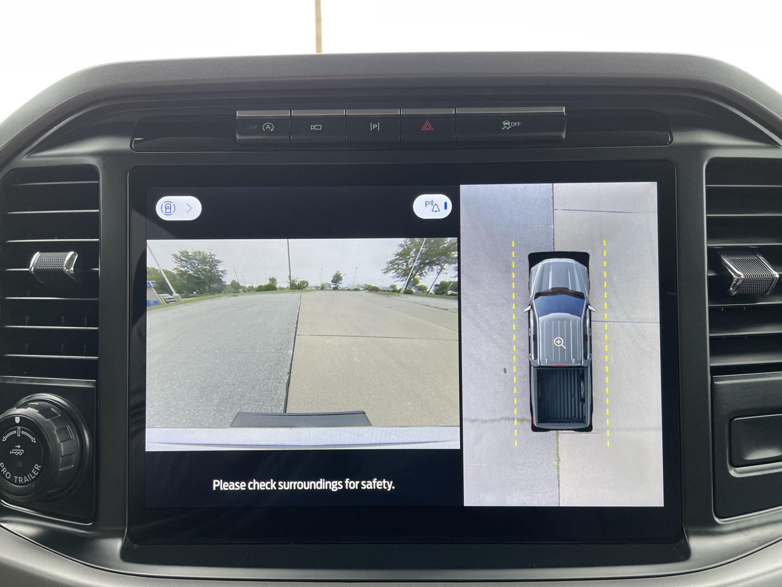 Vehicle photo 23