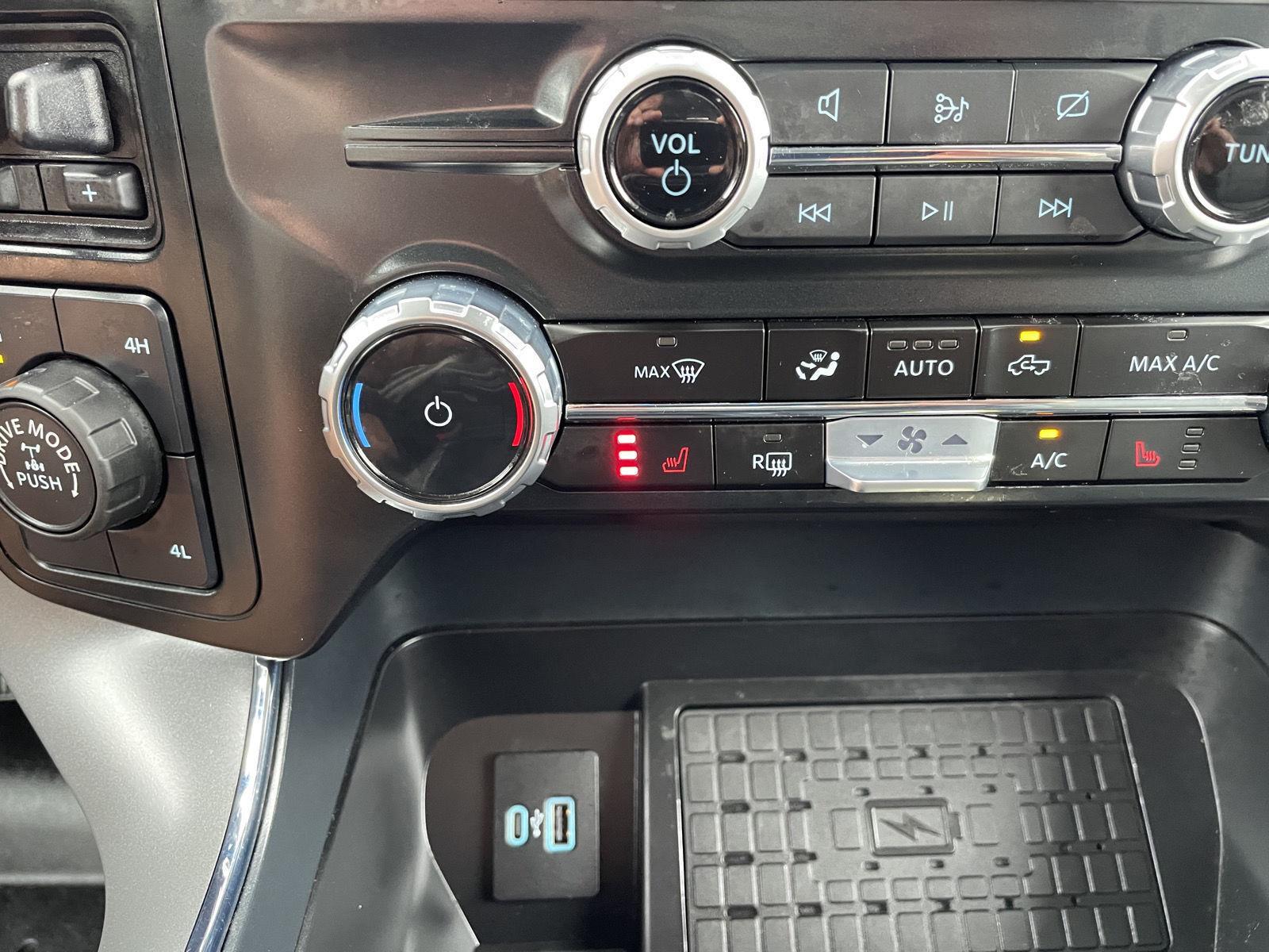 Vehicle photo 27