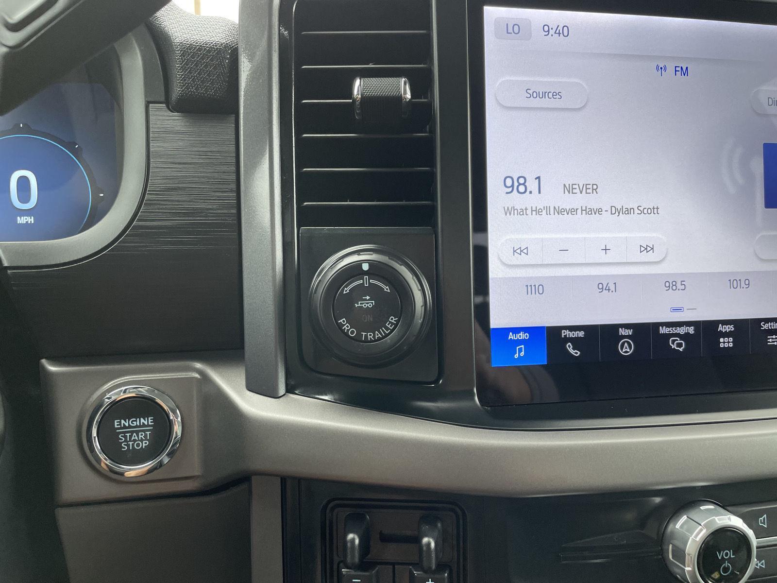 Vehicle photo 29
