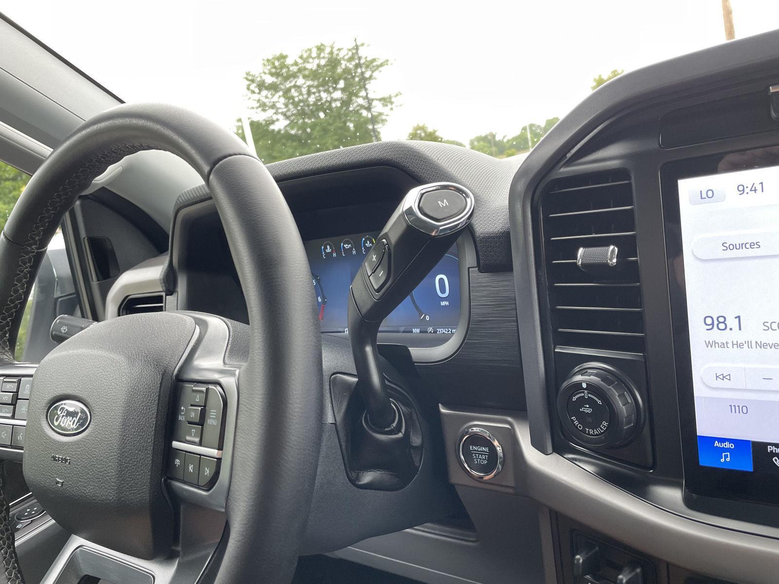 Vehicle photo 33