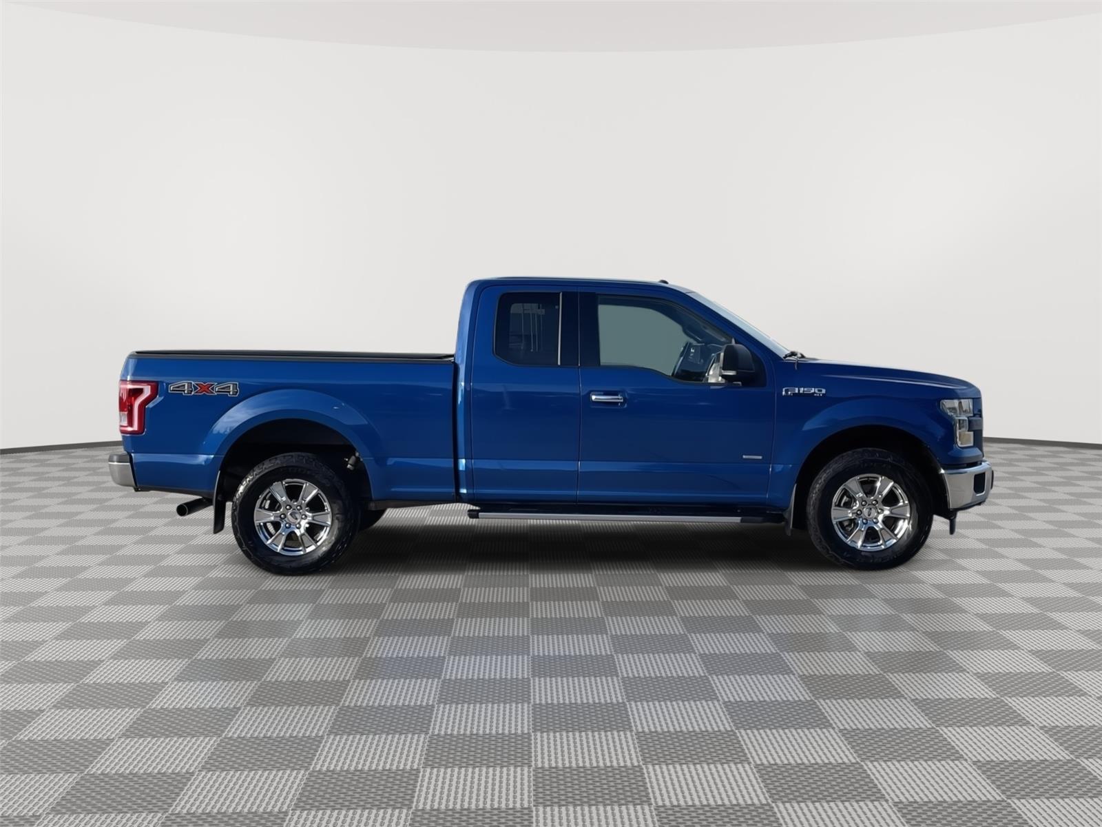 Vehicle photo 6