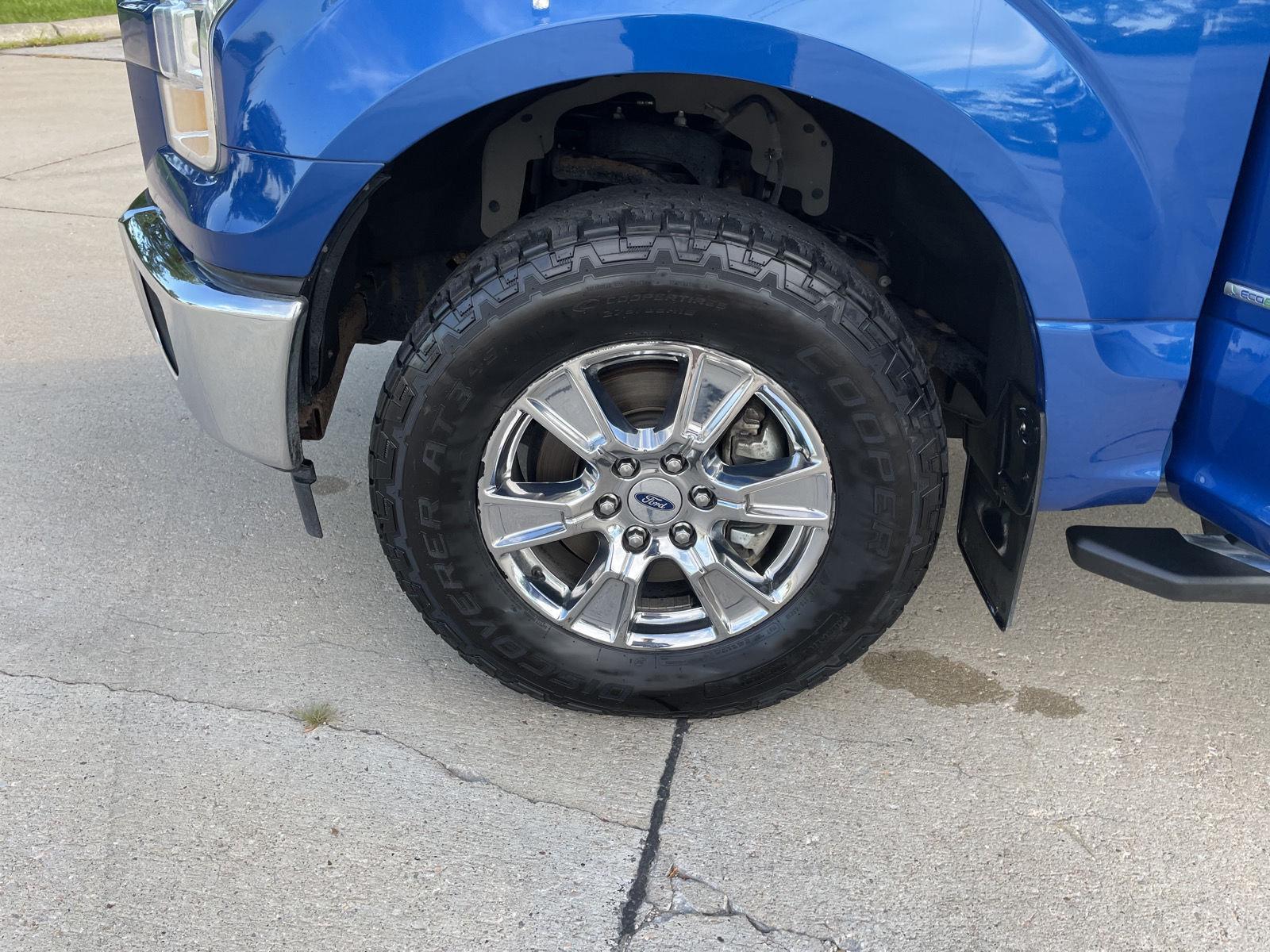 Vehicle photo 10