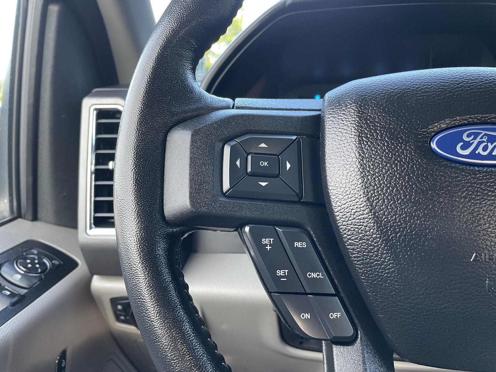 Vehicle photo 13
