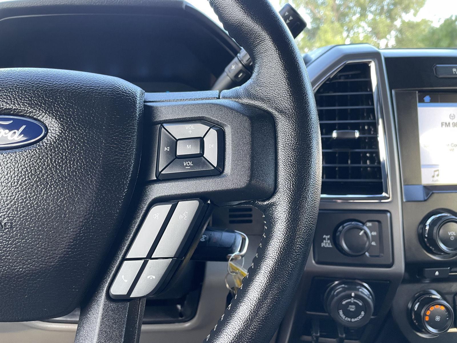 Vehicle photo 14