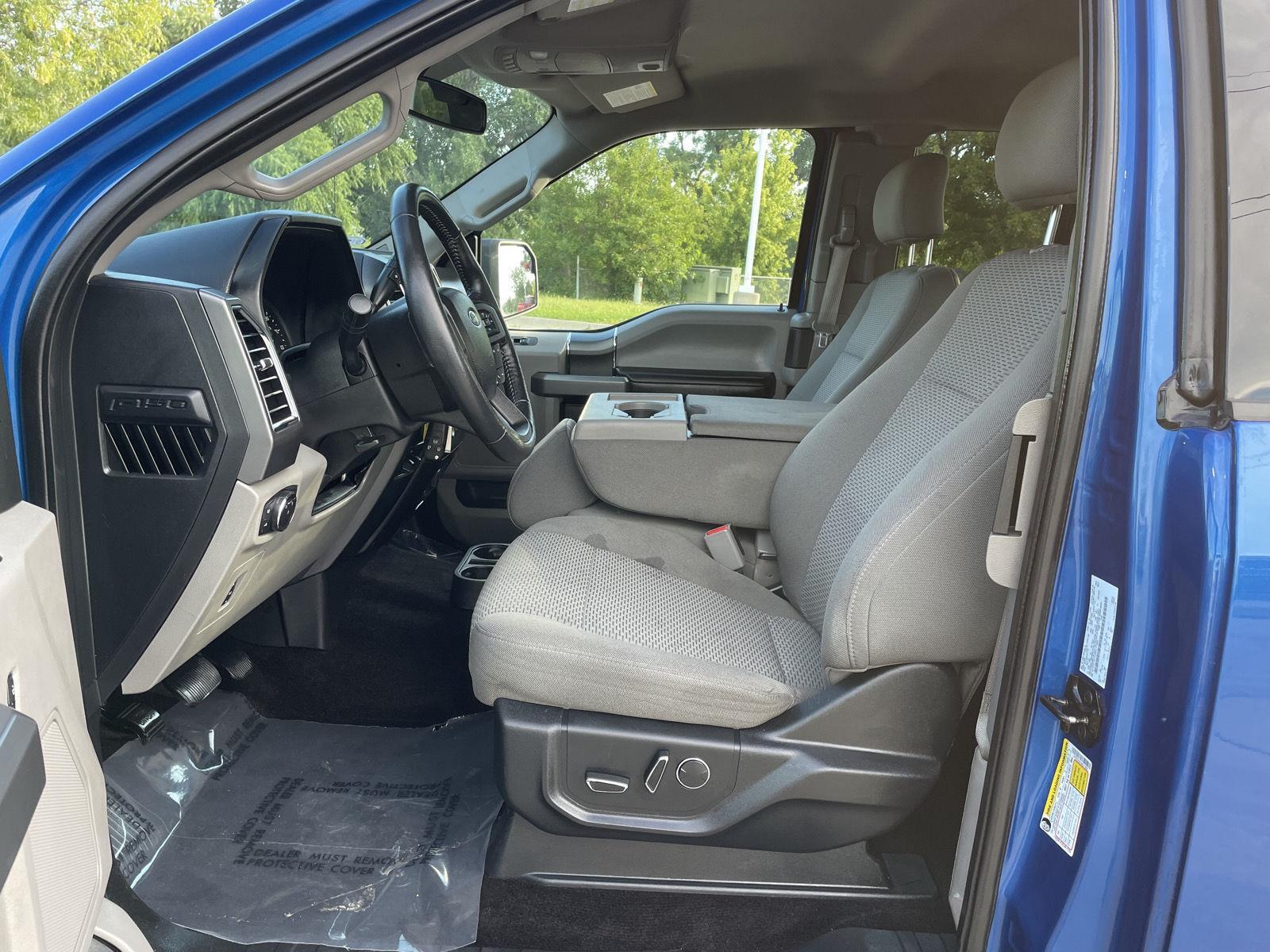Vehicle photo 17
