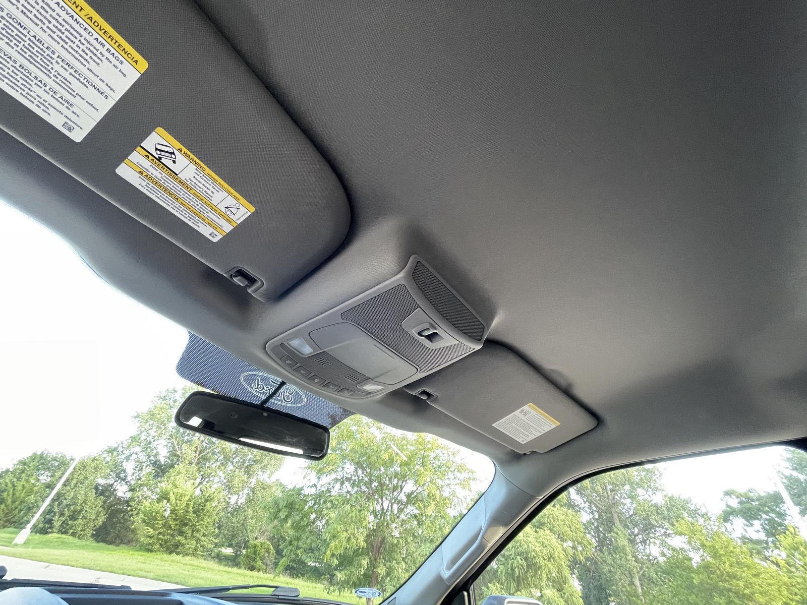 Vehicle photo 20