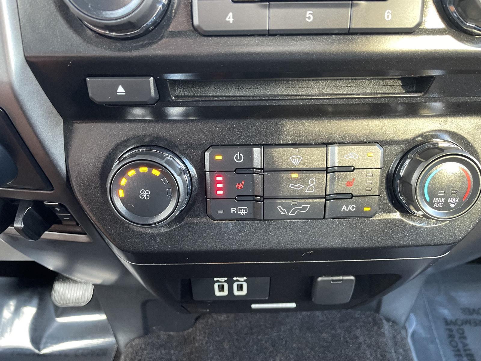 Vehicle photo 25