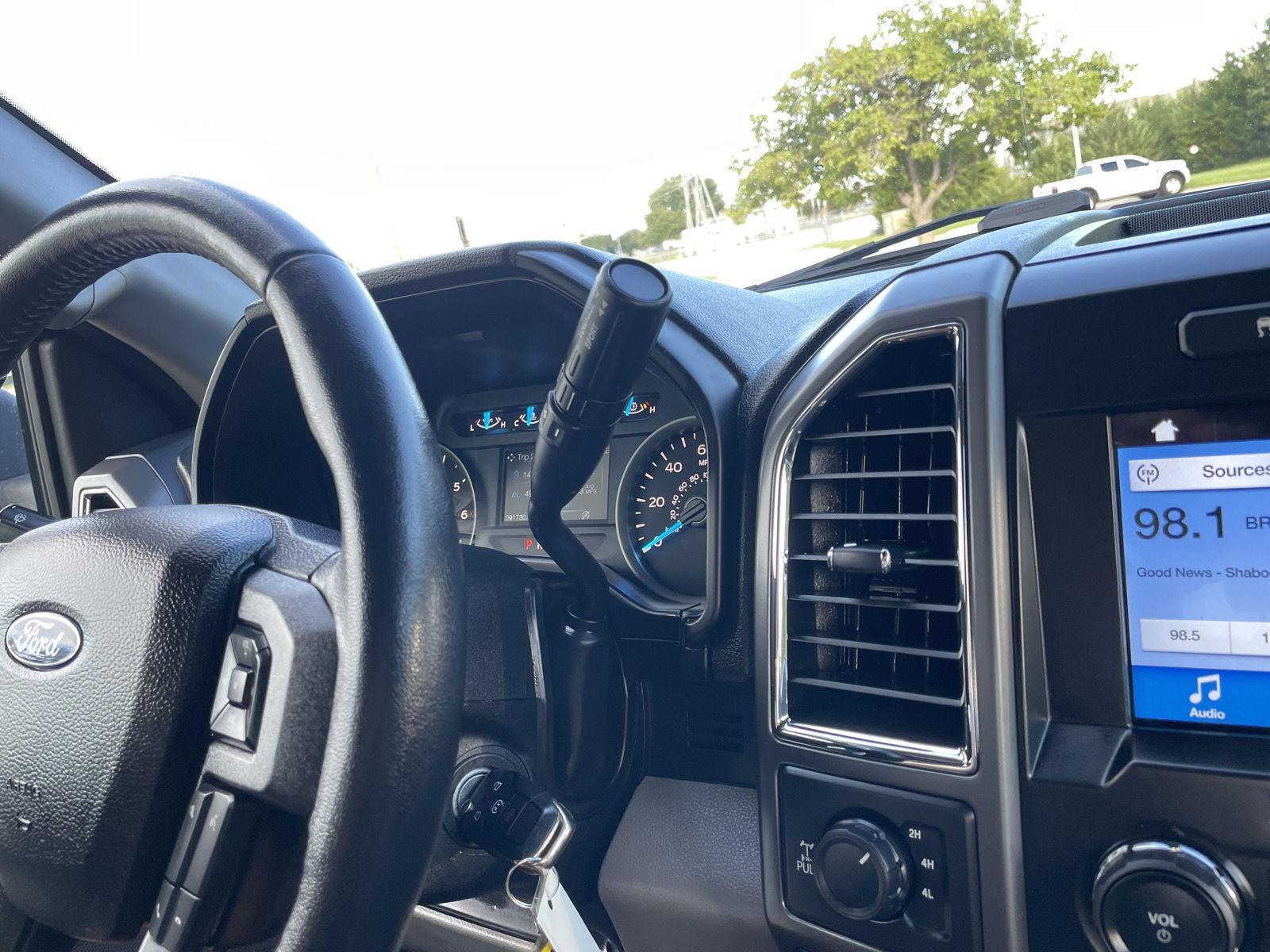 Vehicle photo 31