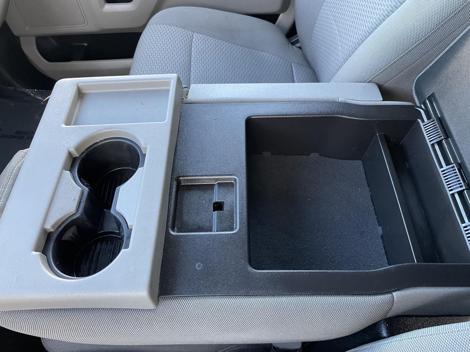 Vehicle photo 32