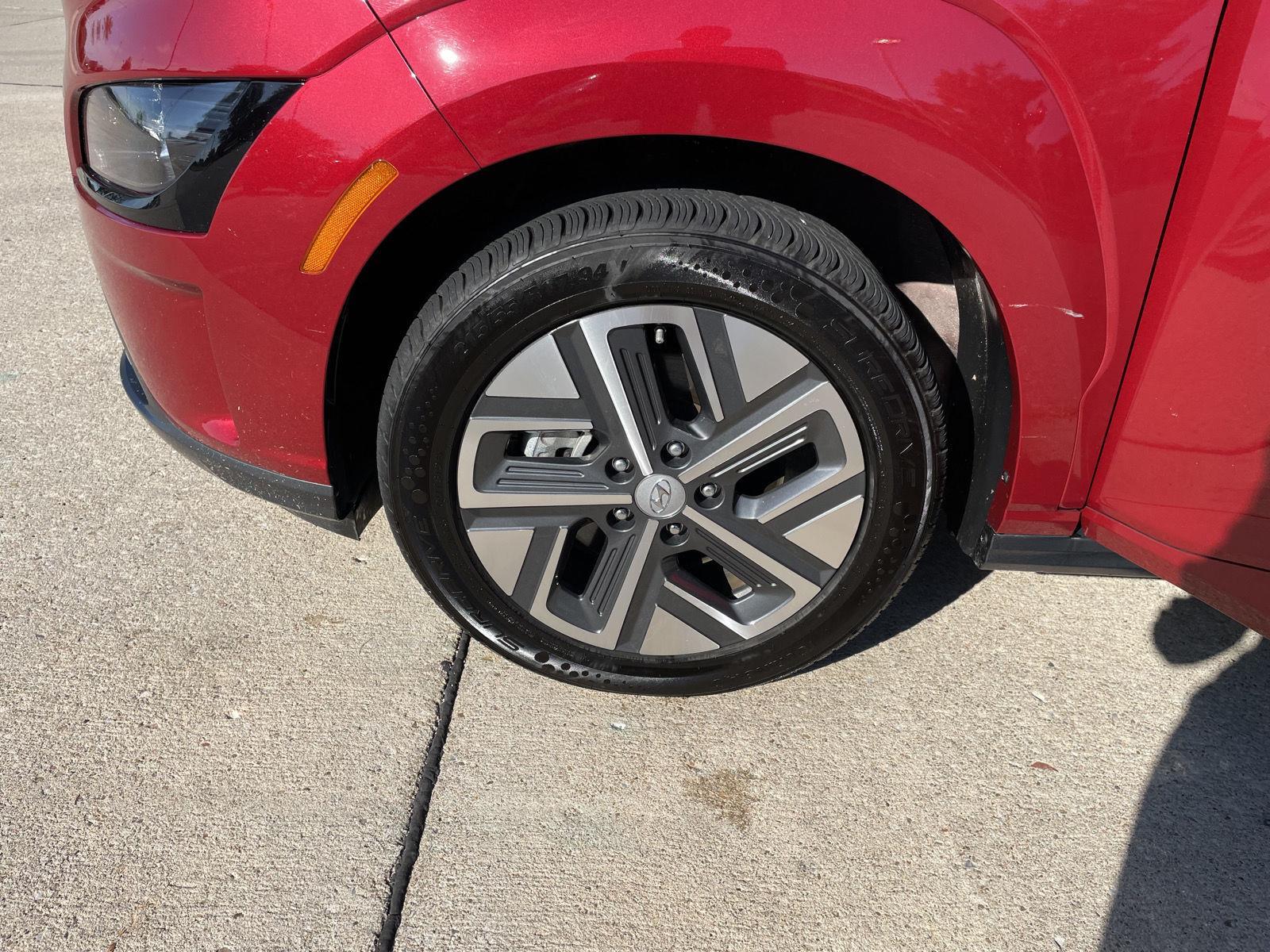 Vehicle photo 10