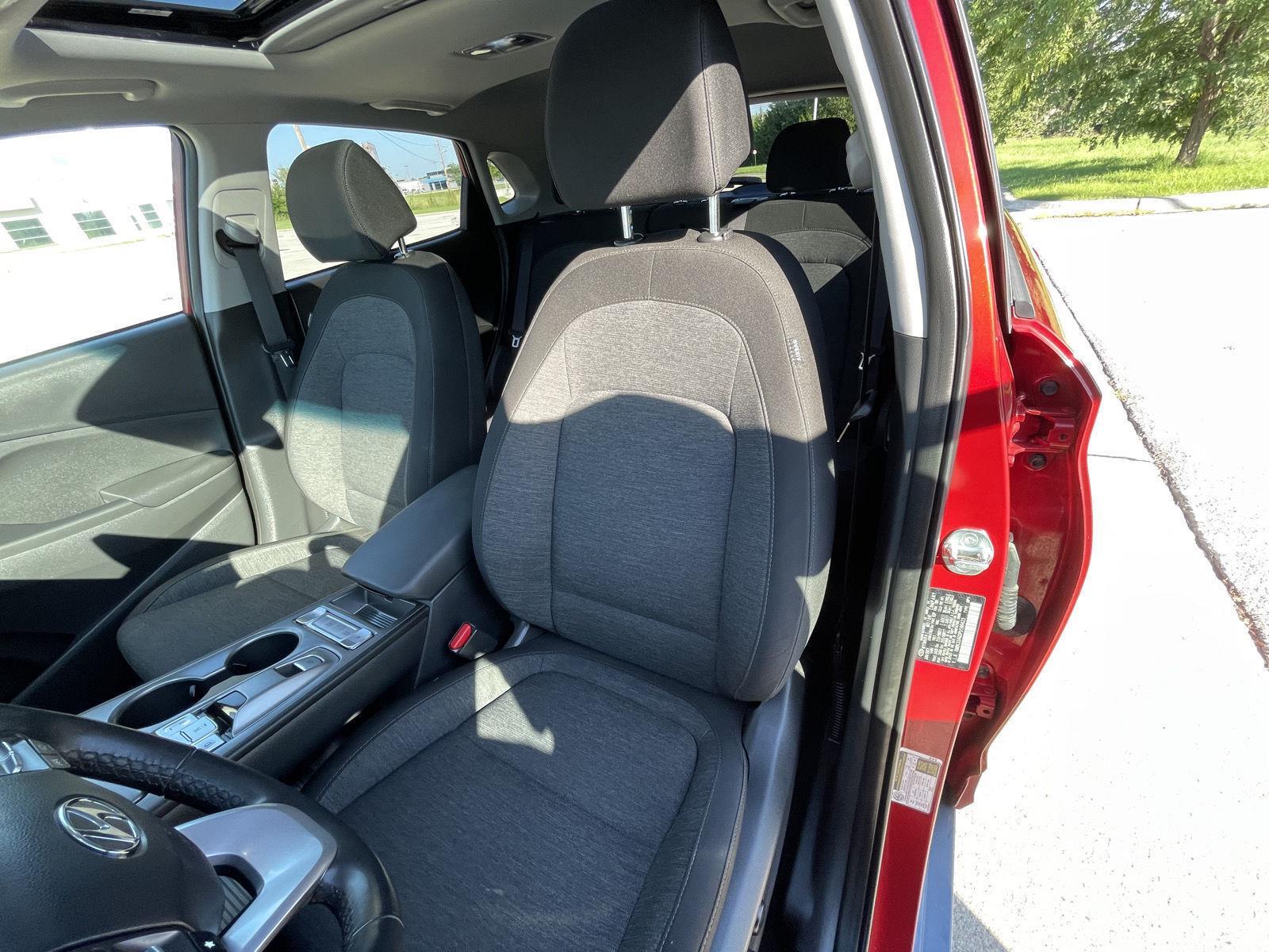 Vehicle photo 18
