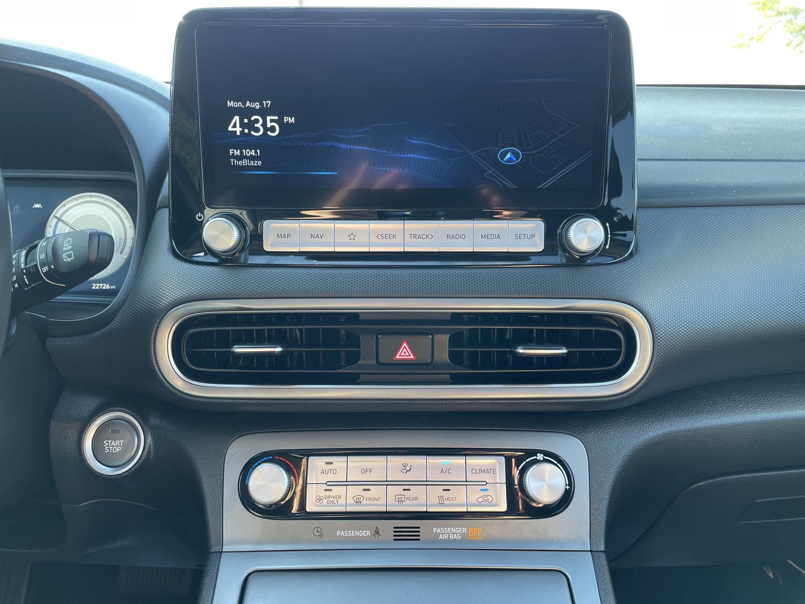 Vehicle photo 22