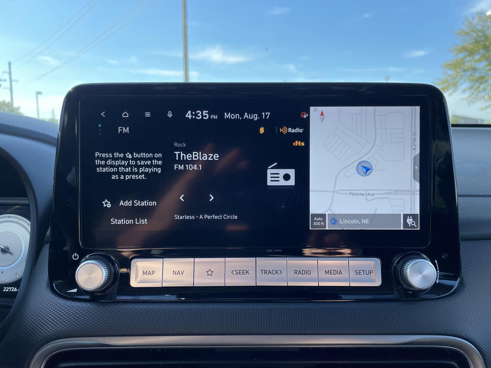 Vehicle photo 26