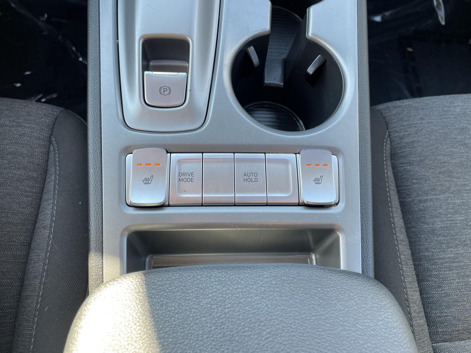 Vehicle photo 28