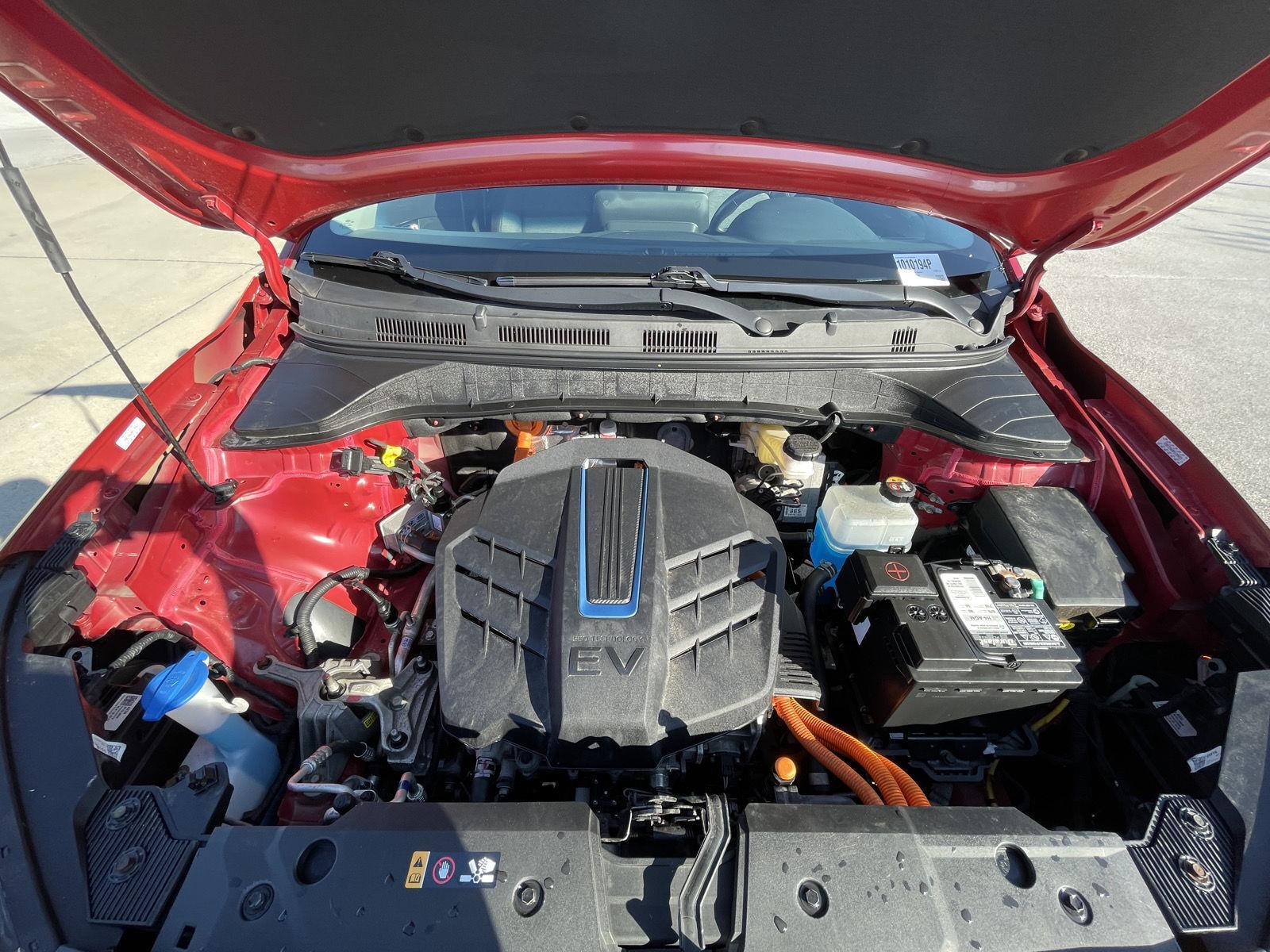 Vehicle photo 35