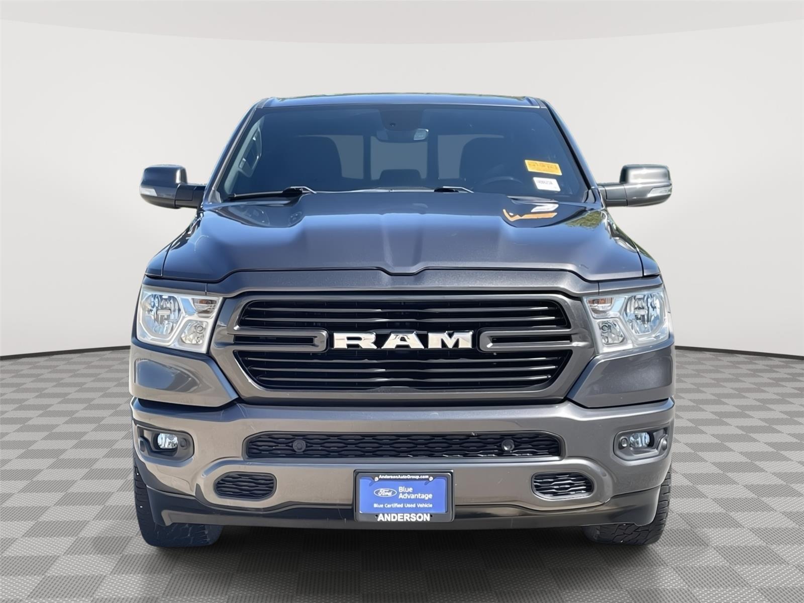 Vehicle photo 4