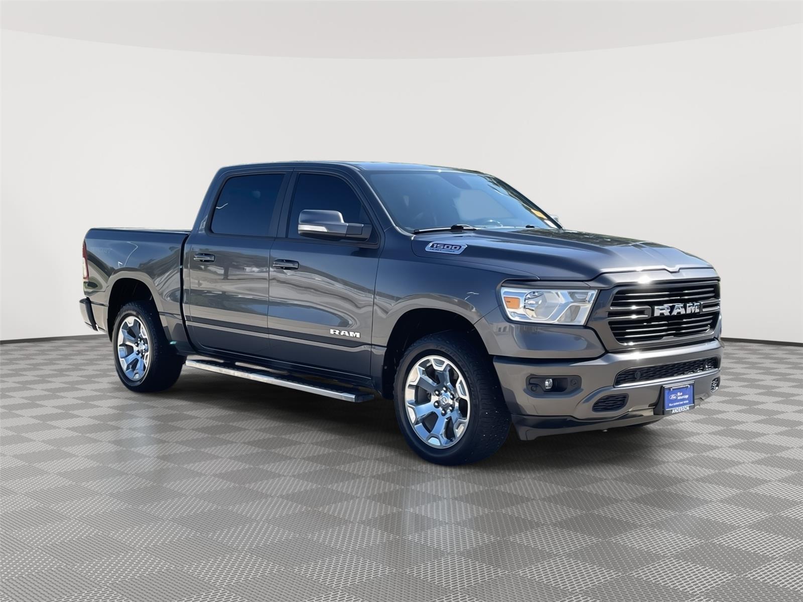 Vehicle photo 5