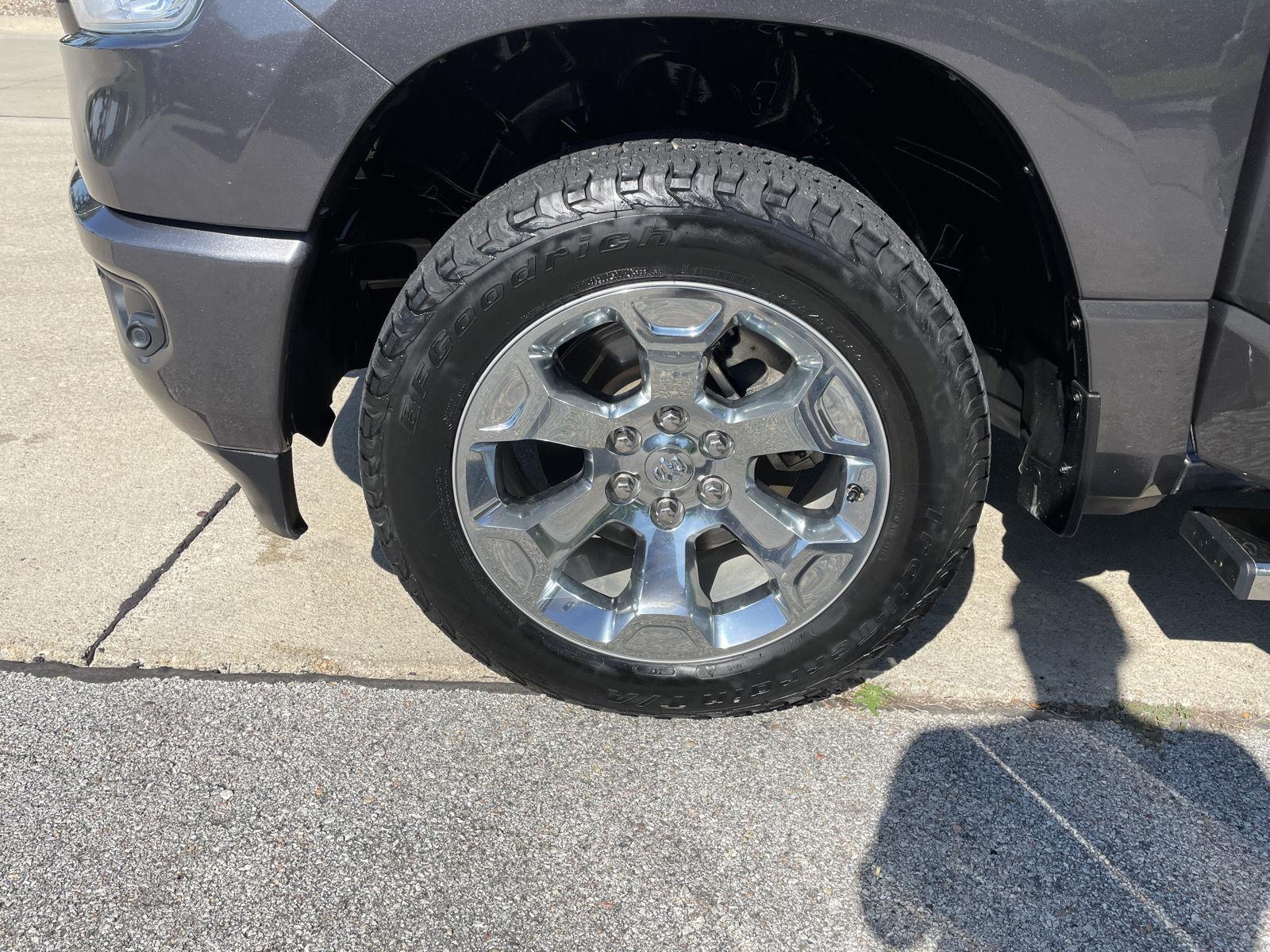 Vehicle photo 10