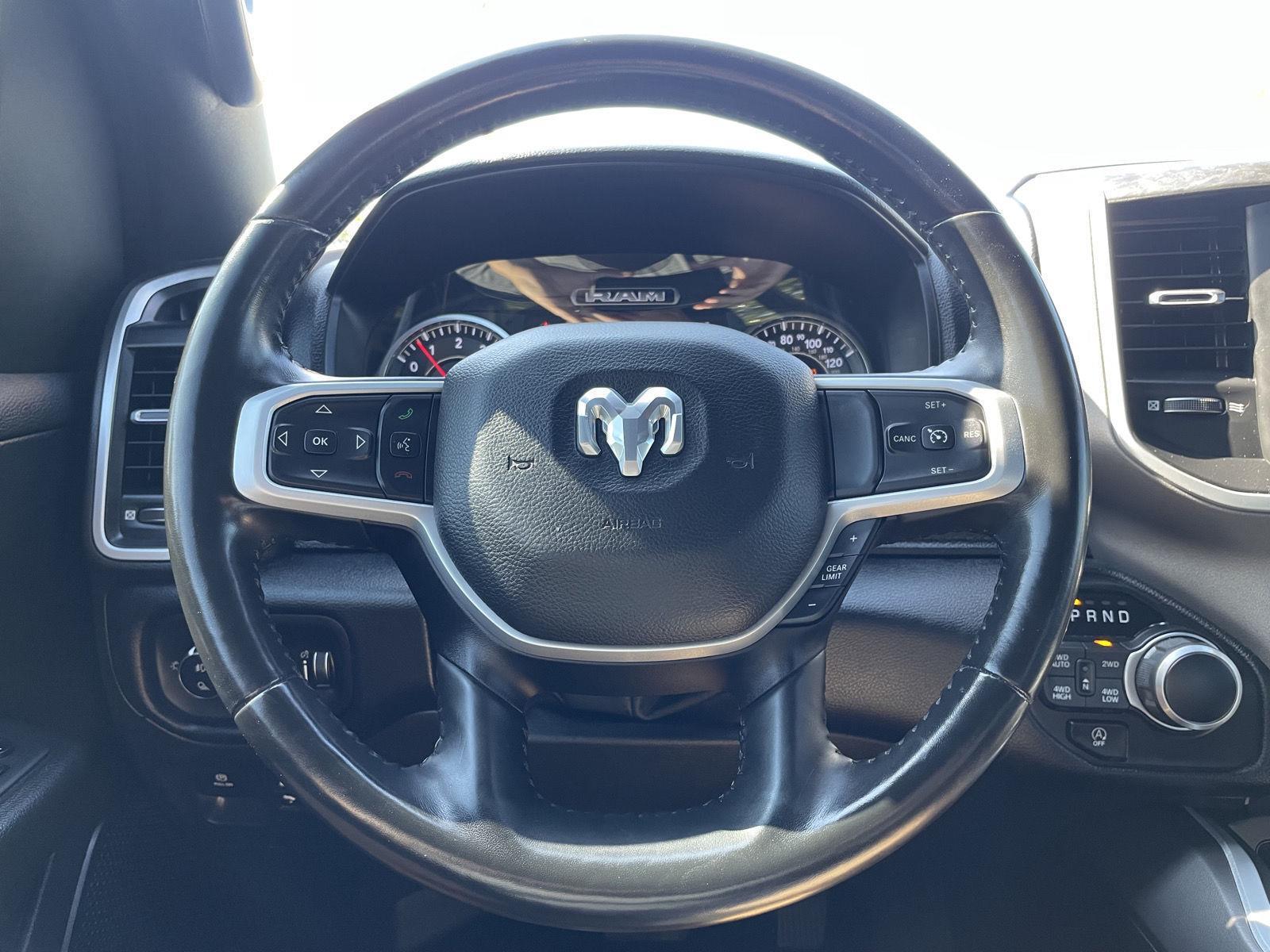 Vehicle photo 11