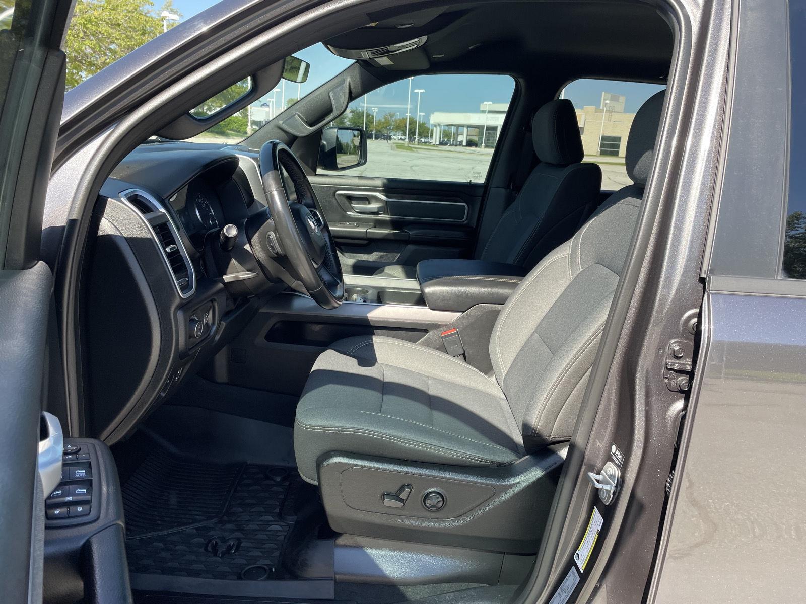 Vehicle photo 15