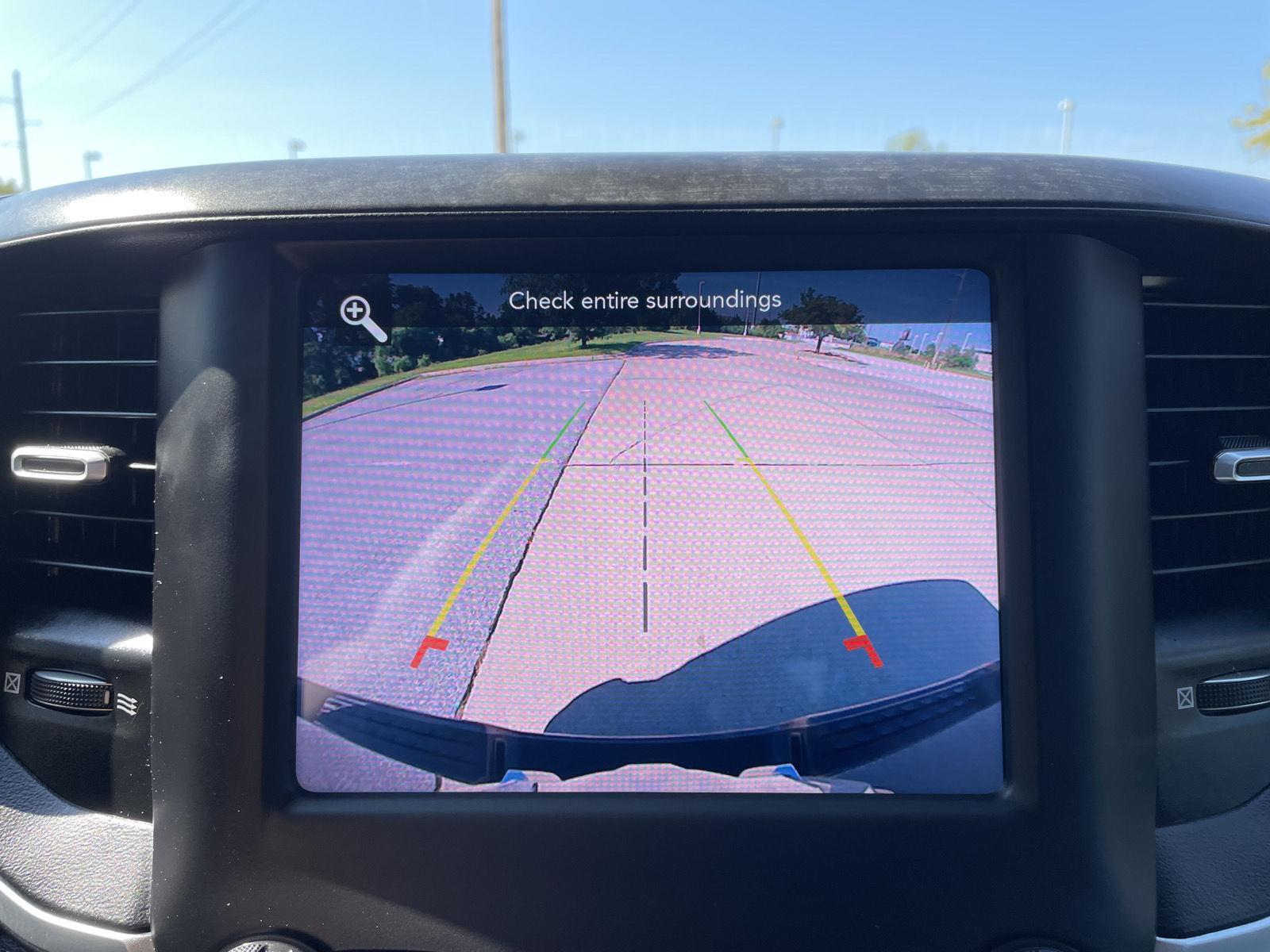 Vehicle photo 21
