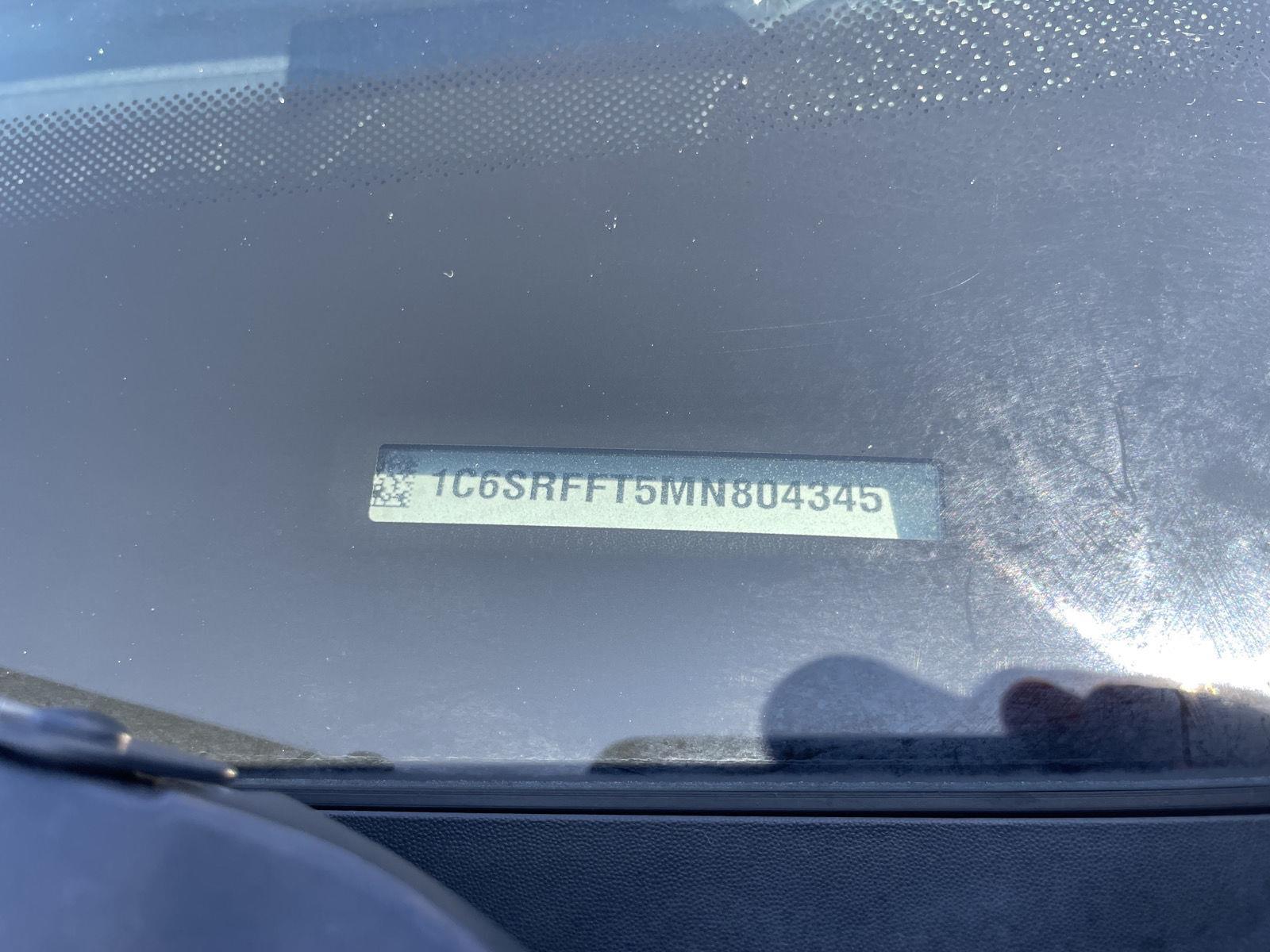 Vehicle photo 30