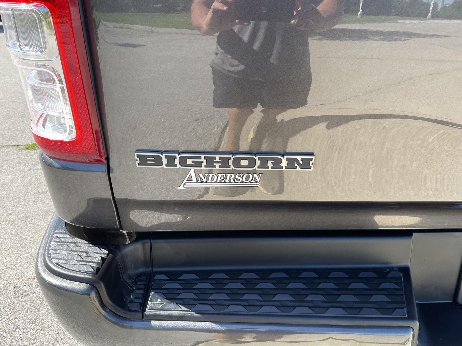 Vehicle photo 35