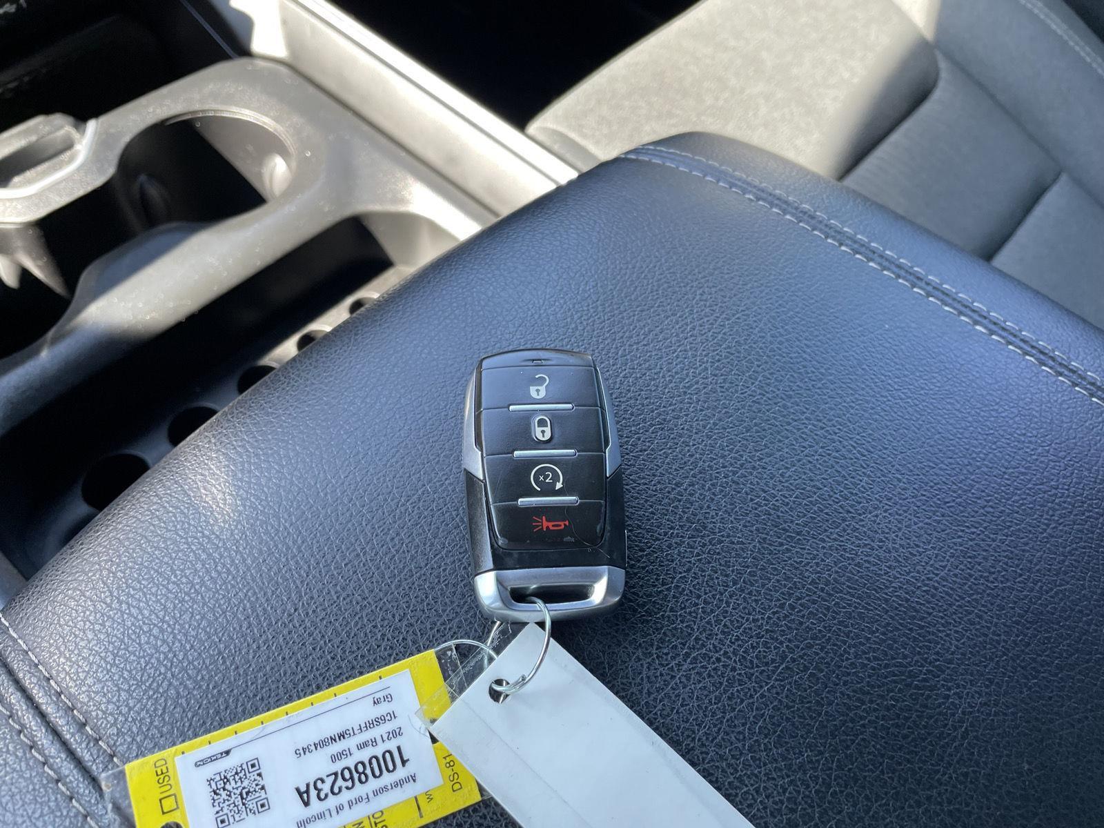 Vehicle photo 36