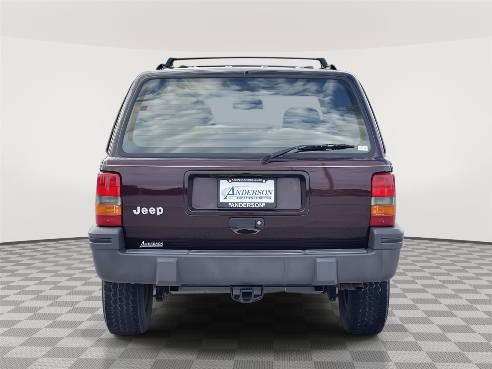 Vehicle photo 8