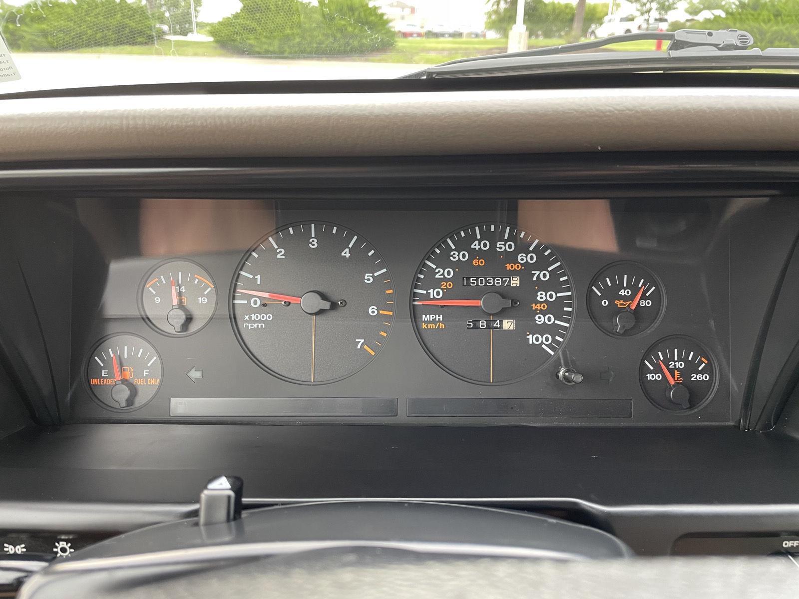 Vehicle photo 14