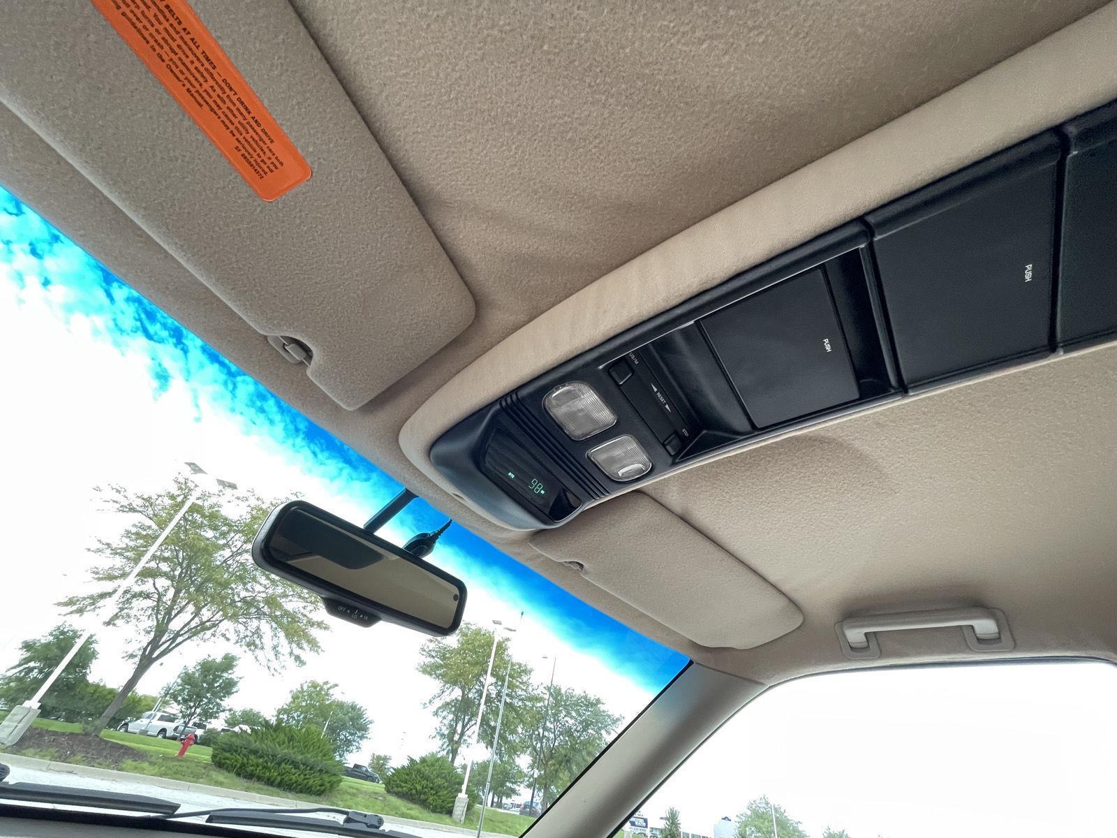 Vehicle photo 20