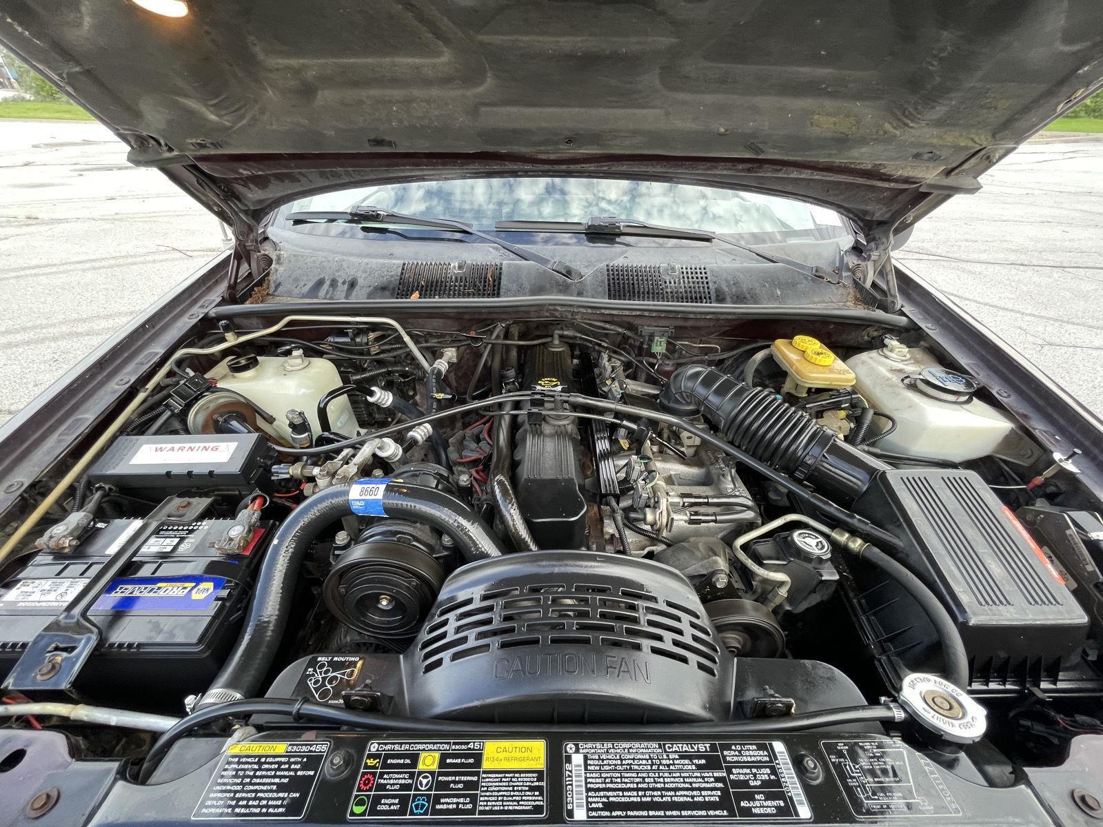 Vehicle photo 29