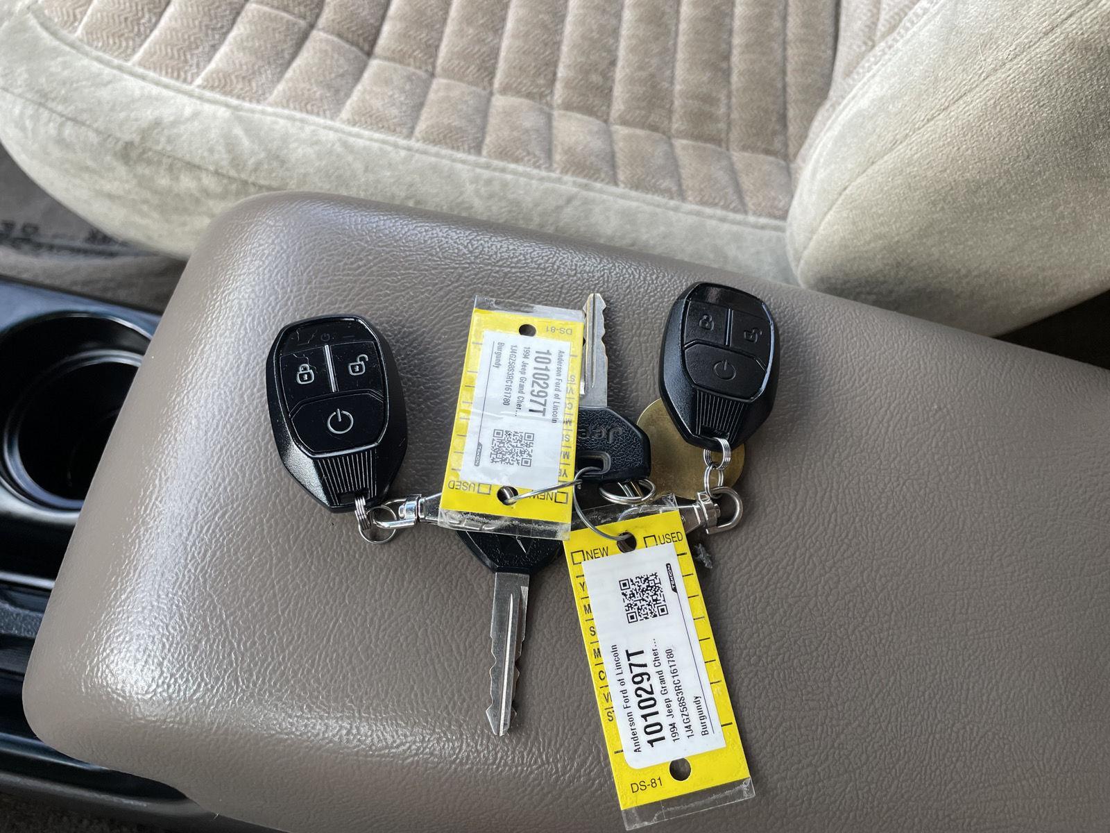 Vehicle photo 32