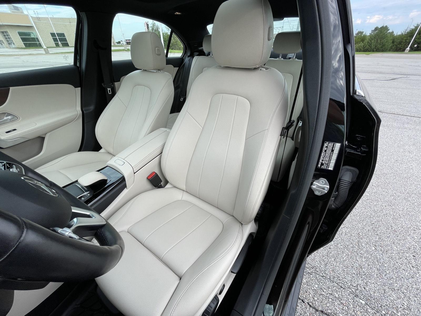 Vehicle photo 17