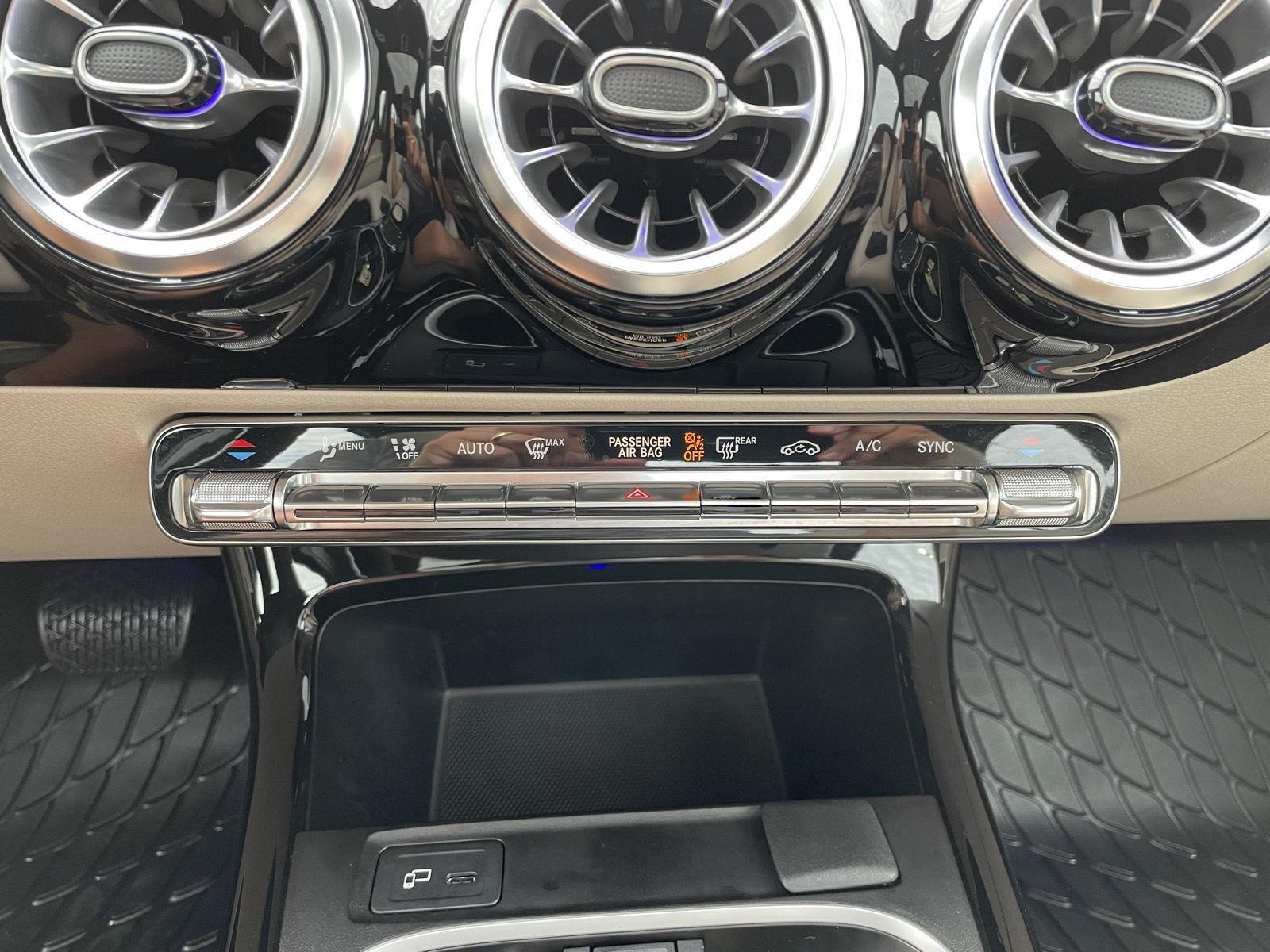 Vehicle photo 25
