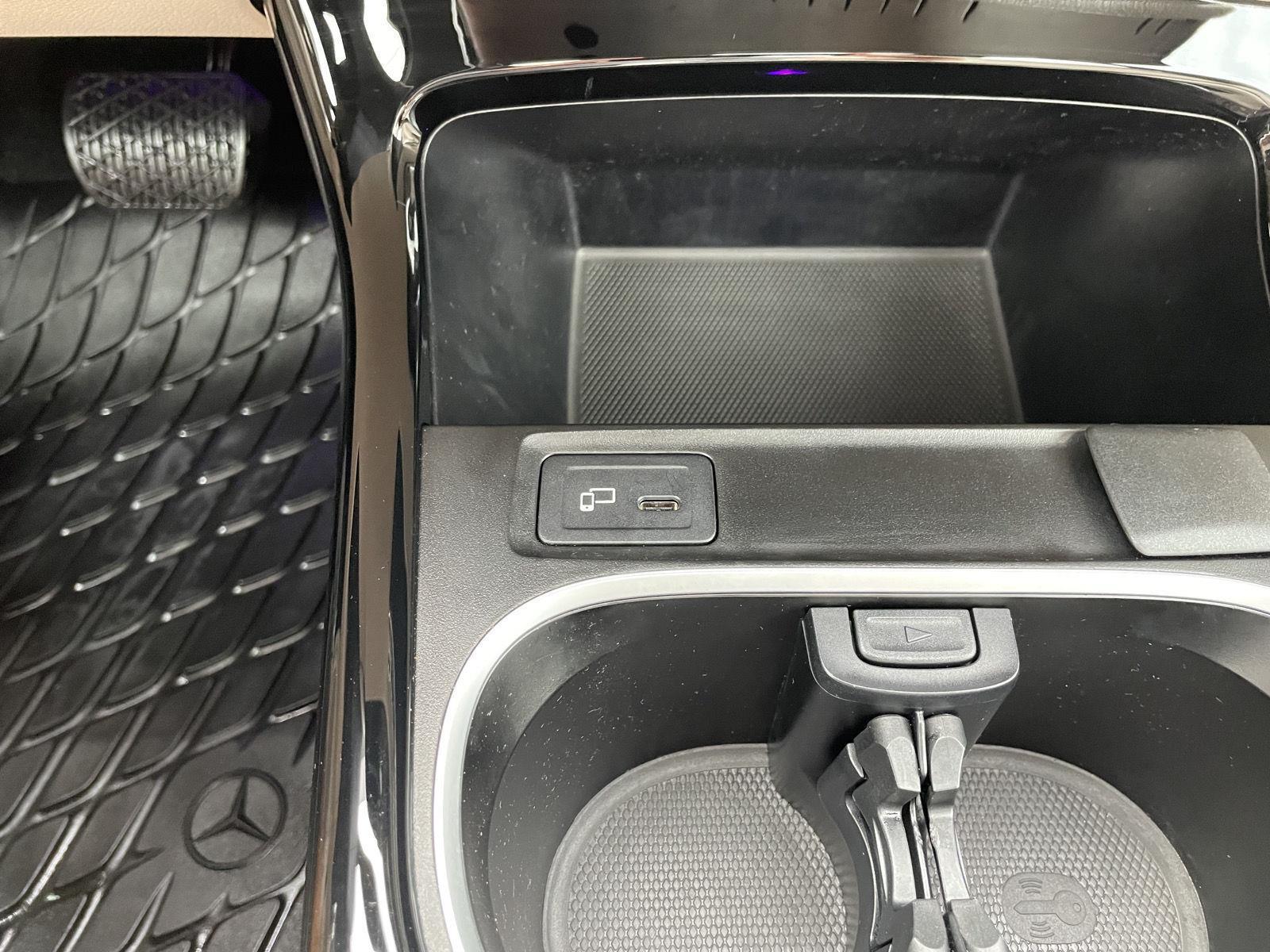 Vehicle photo 27