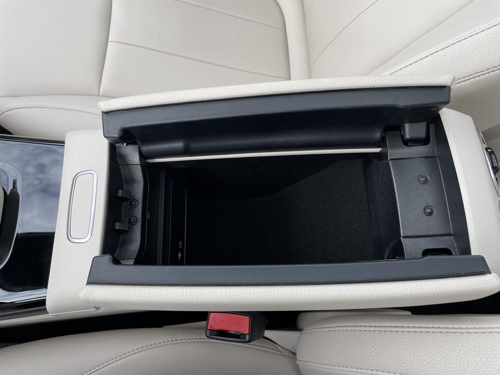Vehicle photo 31
