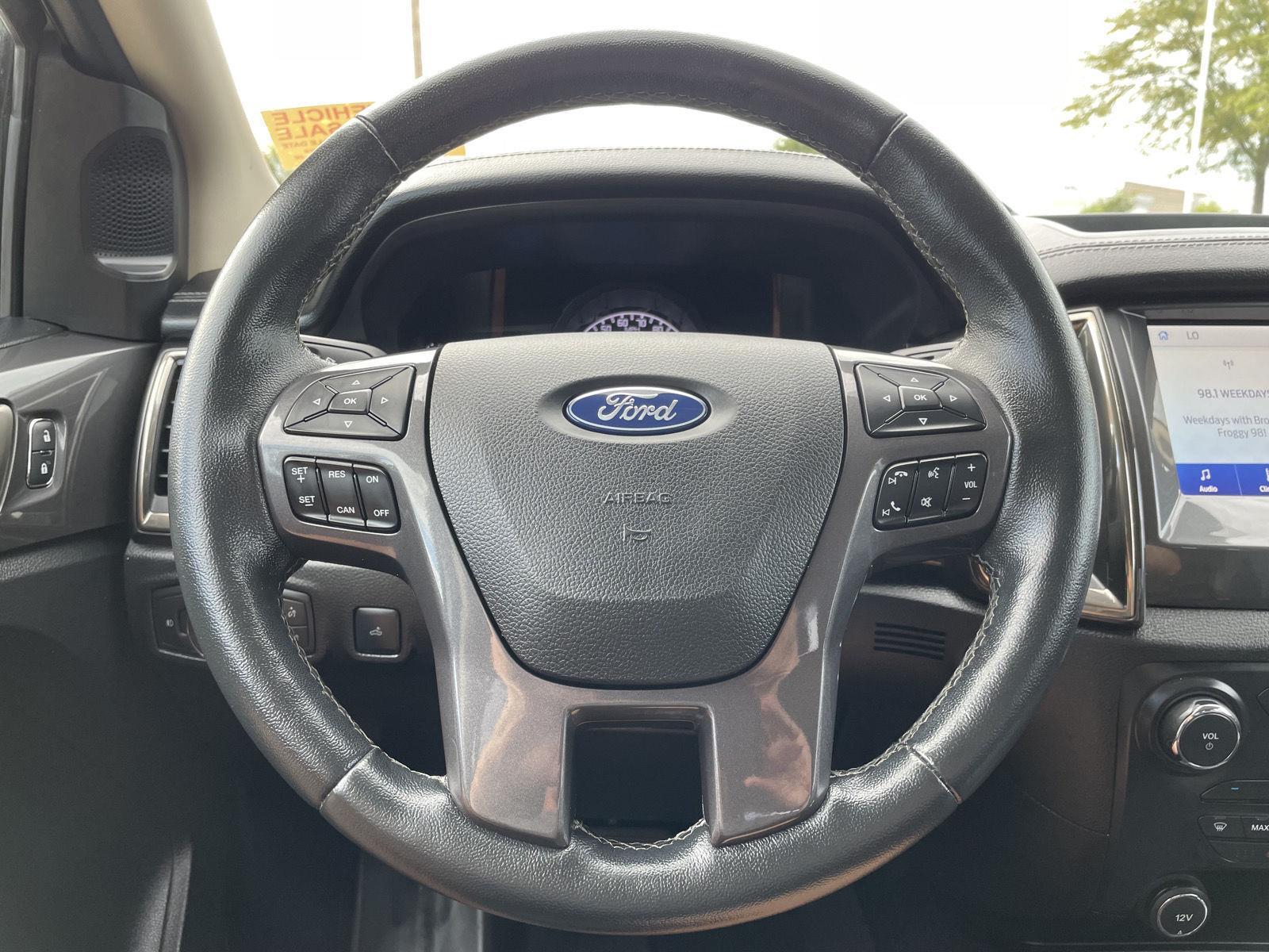 Vehicle photo 12