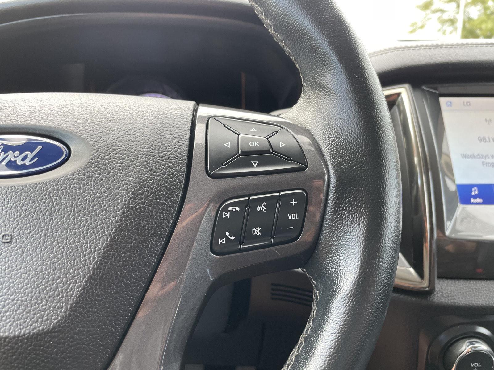 Vehicle photo 14